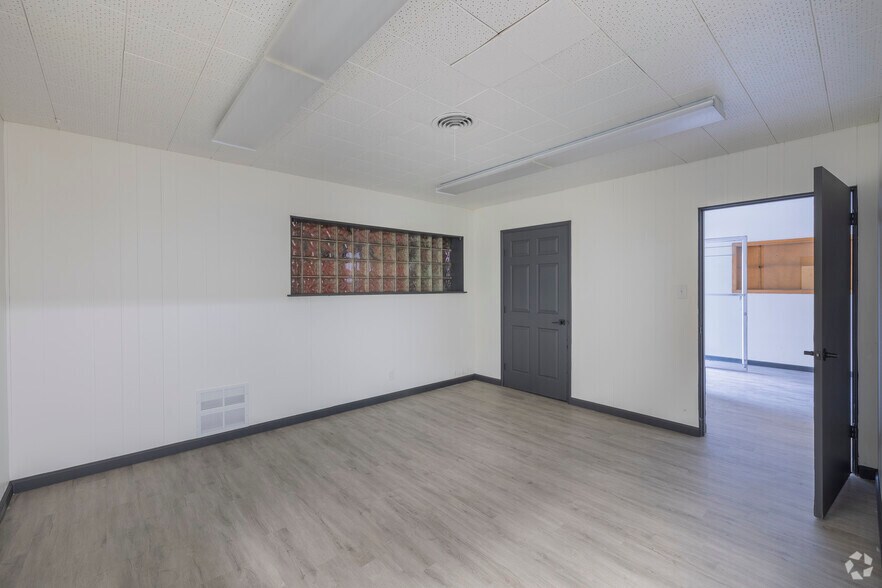 More Photos Of 1680 14th St, Oakland Warehouse For Sale