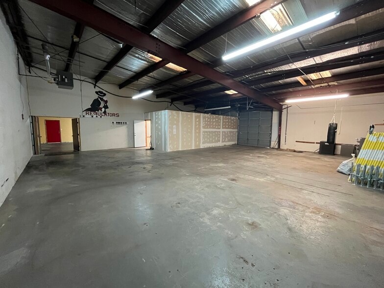 More Photos Of 1517 SE 44th St, Oklahoma City Warehouse For Sale