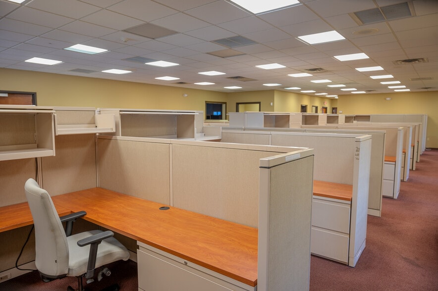 More Photos Of 105 River Ave, Lakewood Office For Lease