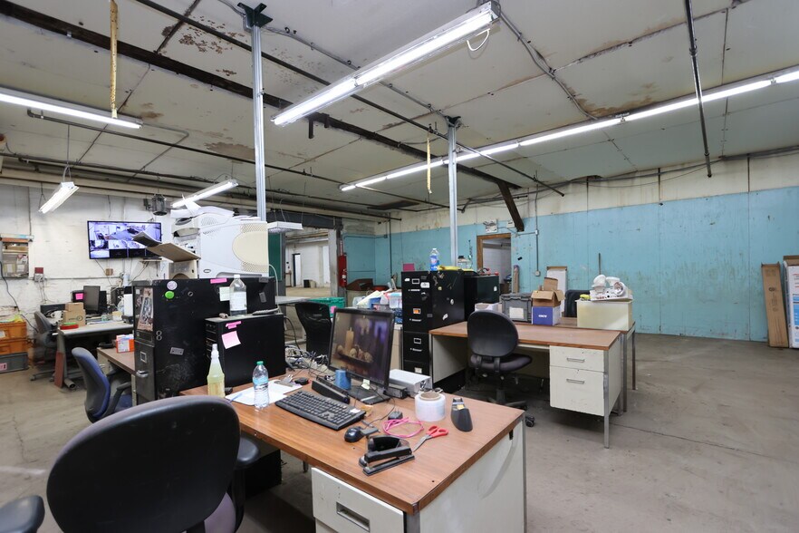 More Photos Of 202 W Livingston Ave, Crestline Warehouse For Sale