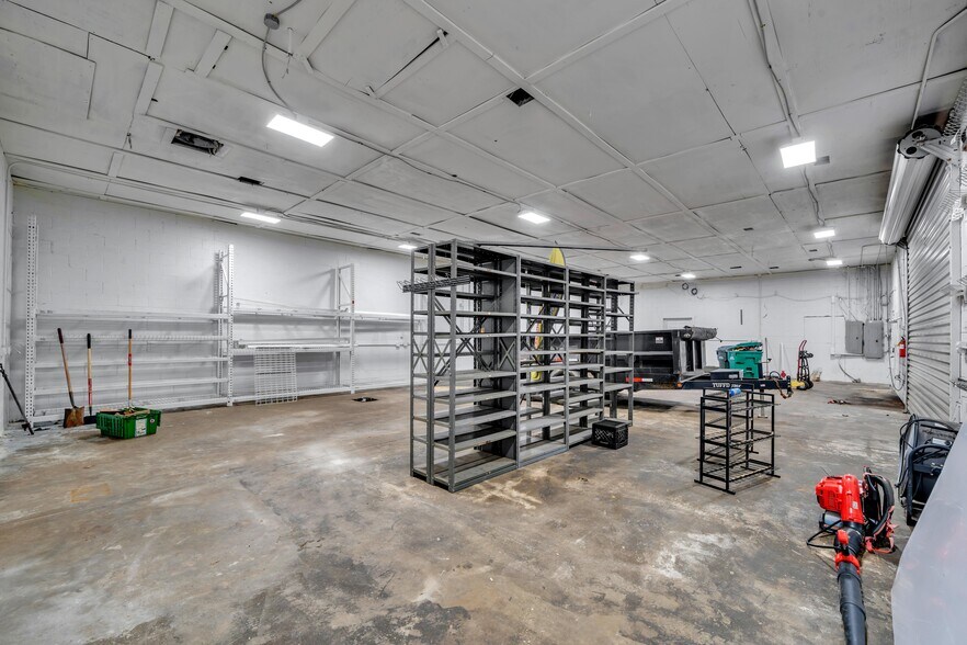 More Photos Of 494 GA Highway 247 S, Bonaire Freestanding For Lease