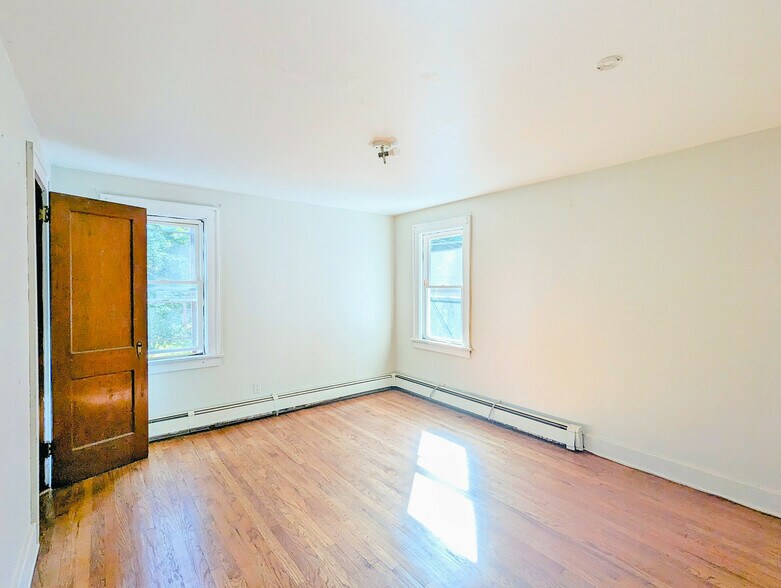 More Photos Of 514 Davis Ave, Endicott Apartments For Sale