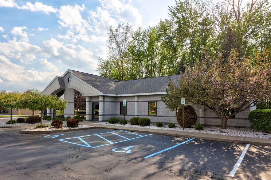 More Photos Of 4757 Mcleod Dr E, Saginaw Medical For Sale