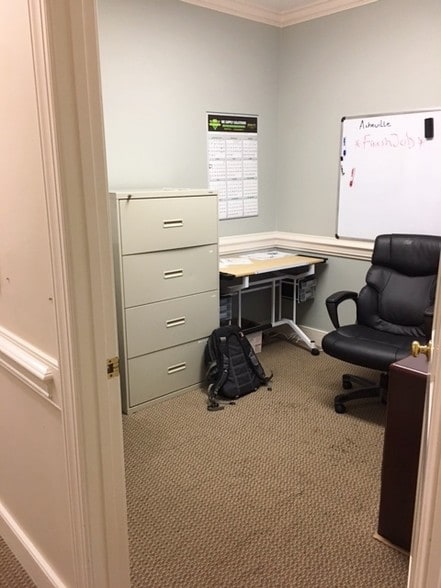 More Photos Of 6512 Six Forks Rd, Raleigh Office Residential For Lease