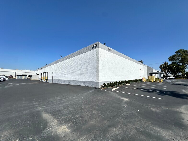 More Photos Of 15711-15777 S Broadway, Gardena Warehouse For Sale