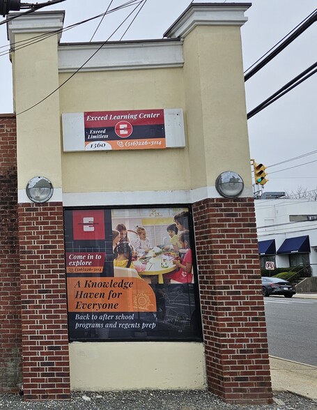 More Photos Of 1358-1360 Willis Ave, Albertson Freestanding For Sale