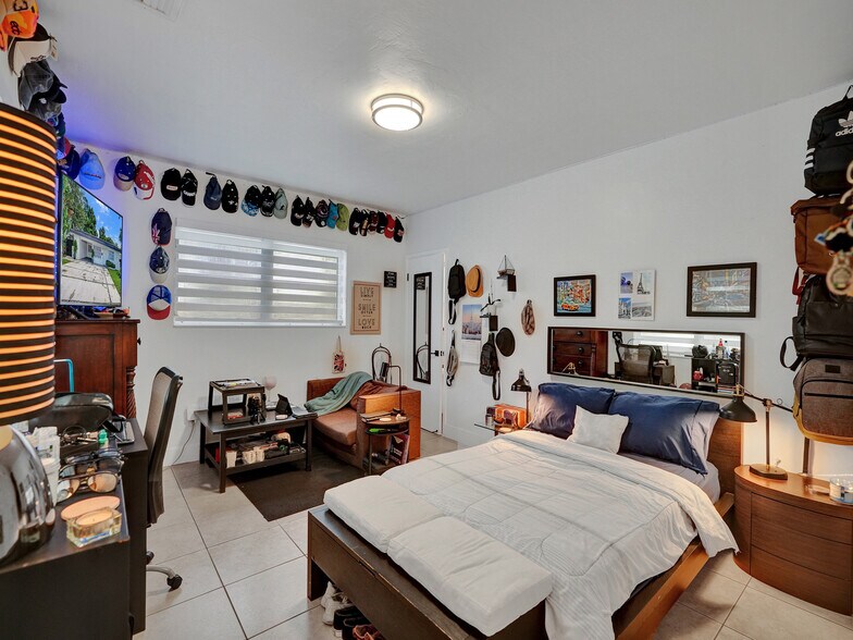 More Photos Of 281 NE 112th St, Miami Light Distribution For Sale