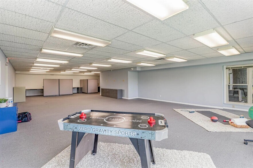 More Photos Of 11231 Cornell Park Dr, Cincinnati Office For Lease