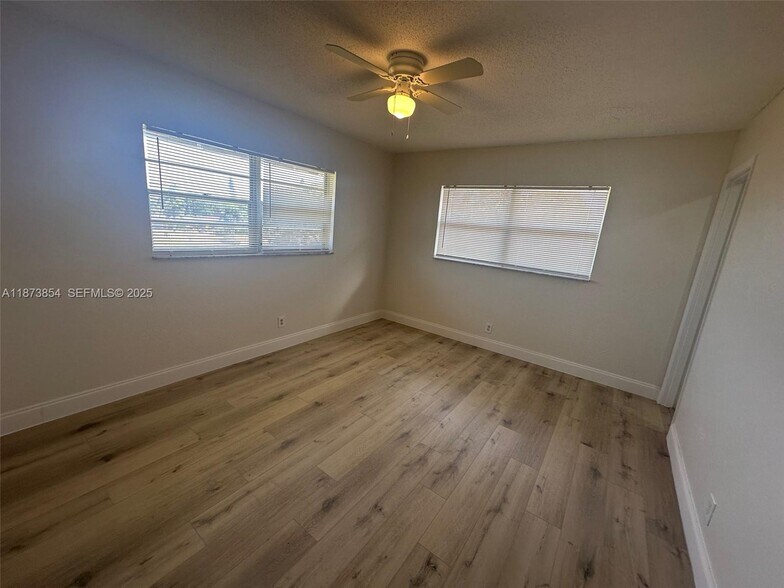 More Photos Of 2775 Taft St, Hollywood Apartments For Sale