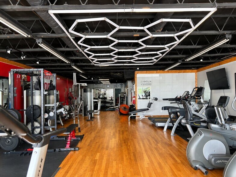 More Photos Of 4292 Railroad Ave, Tucker Storefront For Sale
