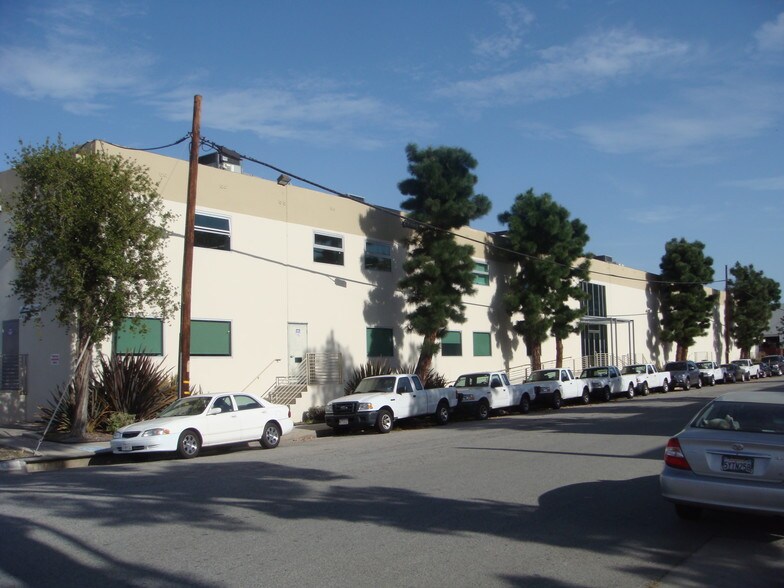 Primary Photo Of 6817-6833 E Acco St, Commerce Distribution For Lease