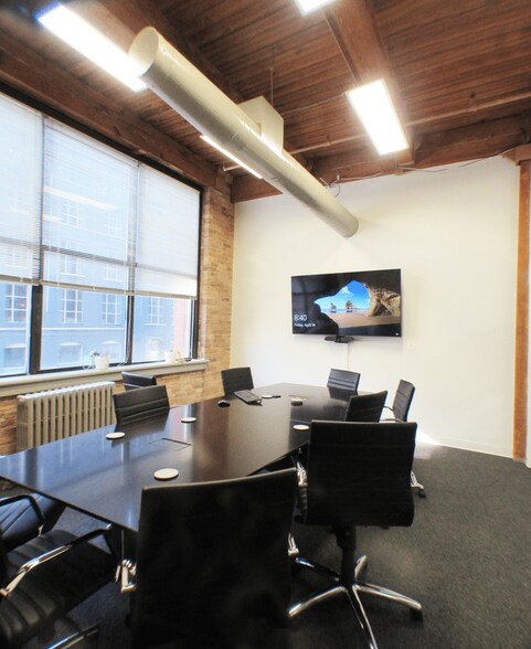 More Photos Of 566 W Adams St, Chicago Loft Creative Space For Lease