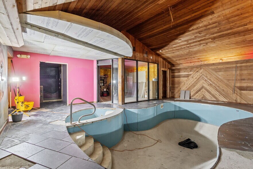 More Photos Of 2507 E 1100 N, Demotte Apartments For Sale