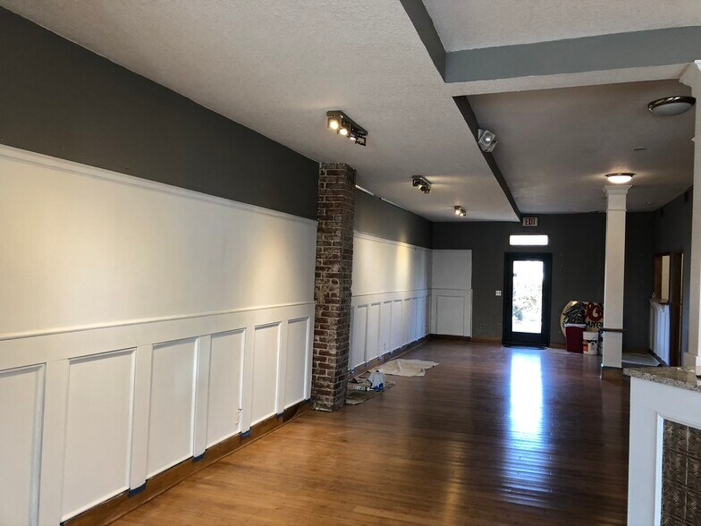 More Photos Of 13416 Santa Fe Trail Dr, Lenexa Storefront Retail Office For Lease