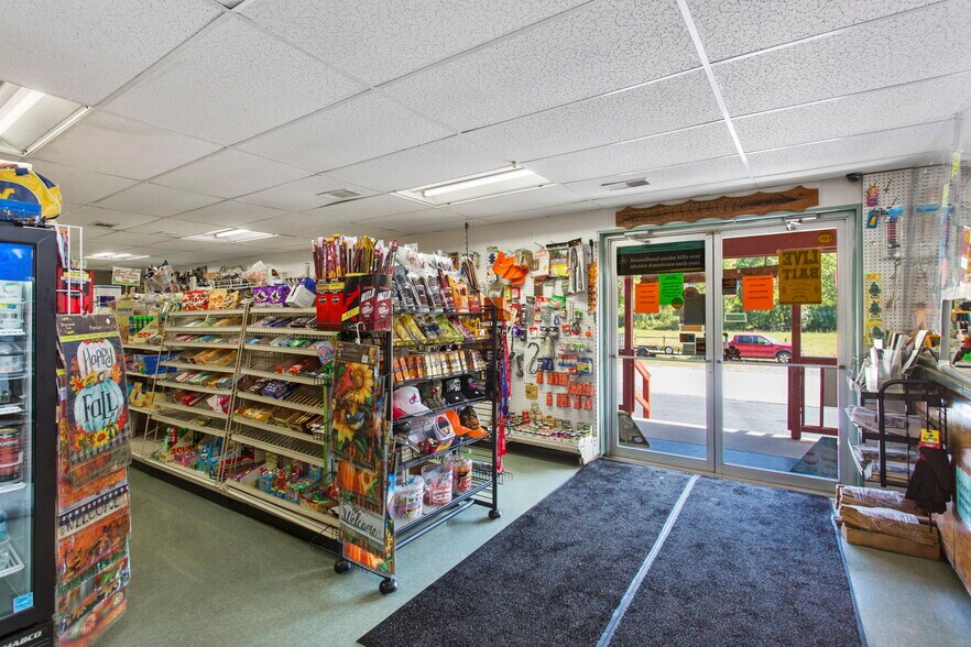 More Photos Of 6547 Potomac River Rd, Monterey Service Station For Sale