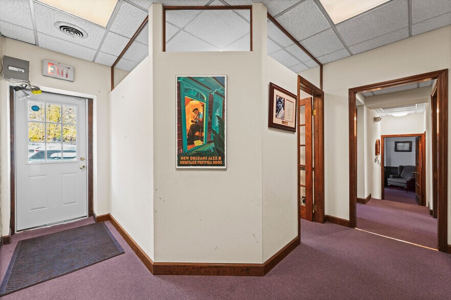 More Photos Of 132-134 S Swan St, Albany Office Residential For Sale