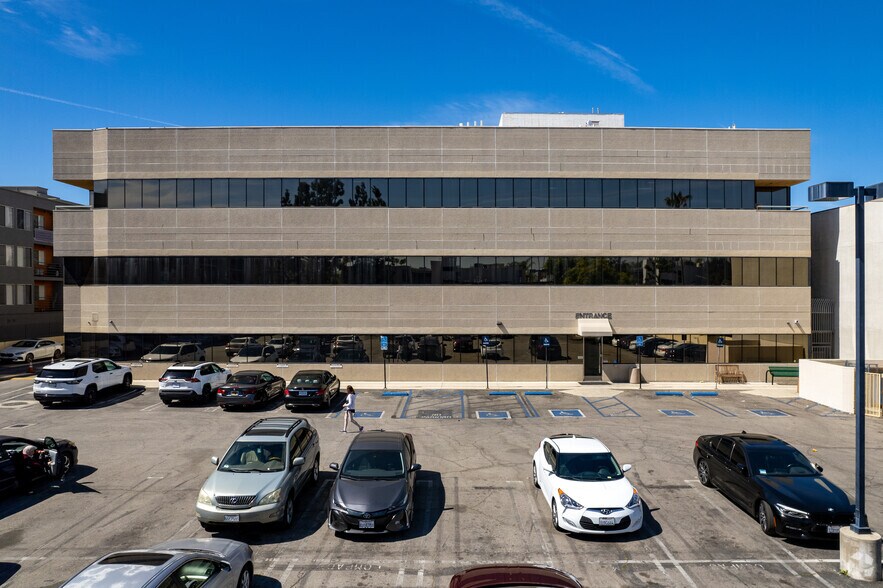 More Photos Of 4940 Van Nuys Blvd, Sherman Oaks Medical For Lease