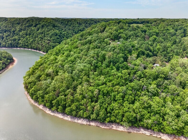 More Photos Of 8045 Sarah Thomas Rd, Silver Point Specialty For Sale