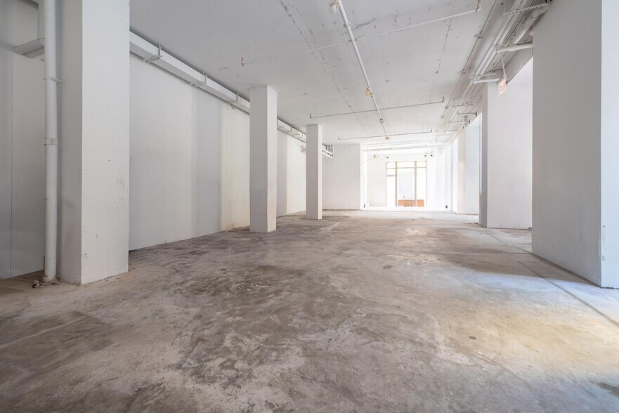 More Photos Of 100 Vandam St, New York Office For Lease