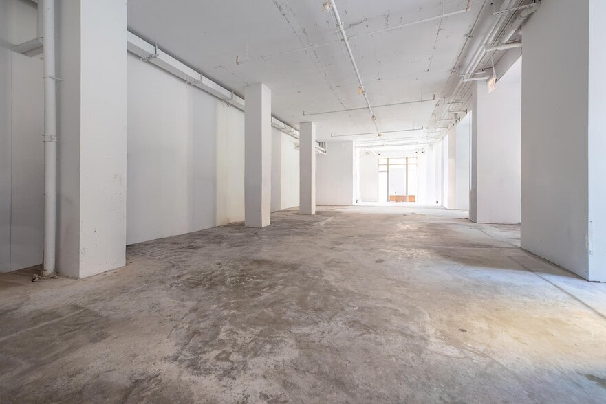 More Photos Of 100 Vandam St, New York Apartments For Lease