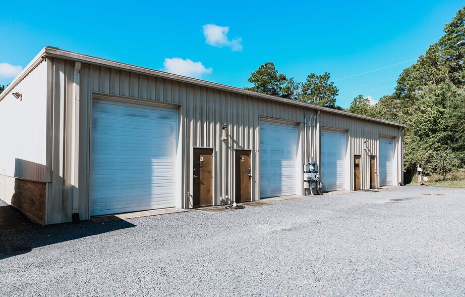 More Photos Of 105 Parkway Dr, Aberdeen Showroom For Lease