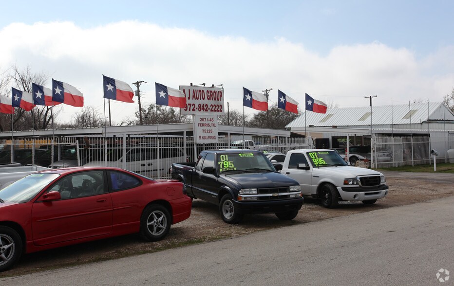 More Photos Of 207 N I-45, Ferris Auto Dealership For Sale