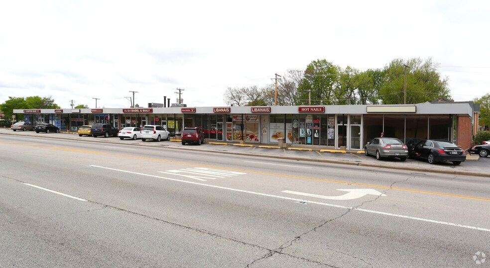 More Photos Of 4704-4722 W Touhy Ave, Lincolnwood Unknown For Lease