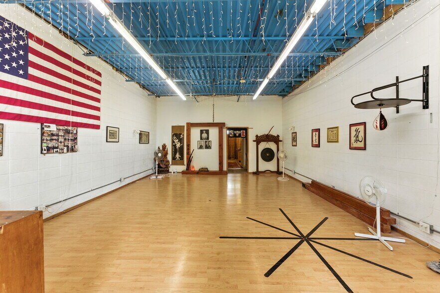 More Photos Of 1175 Post Rd, Warwick Storefront Retail Office For Lease