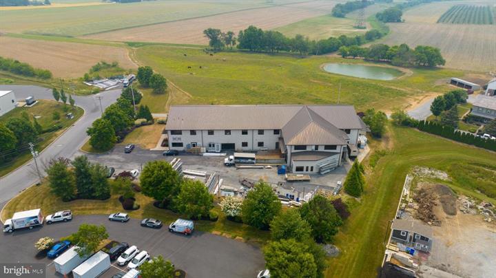 More Photos Of 206 W Kendig Rd, Willow Street Warehouse For Lease