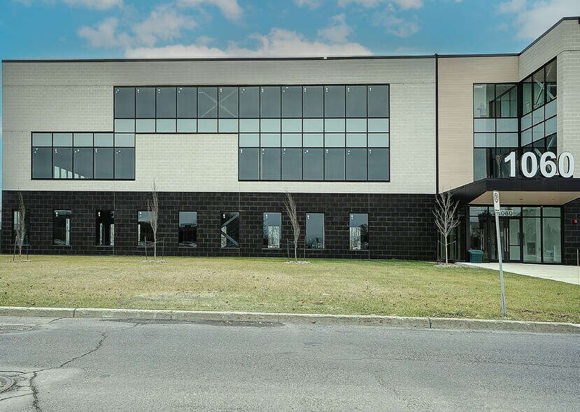 More Photos Of 1060 Rue Parent, St-Bruno-de-Montarville Office For Lease