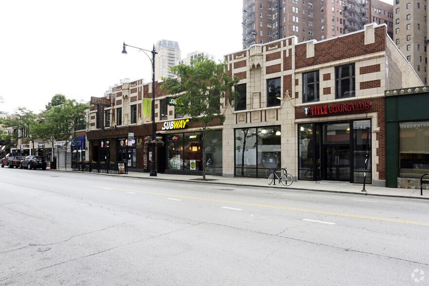 More Photos Of 2417-2433 N Clark St, Chicago General Retail For Lease