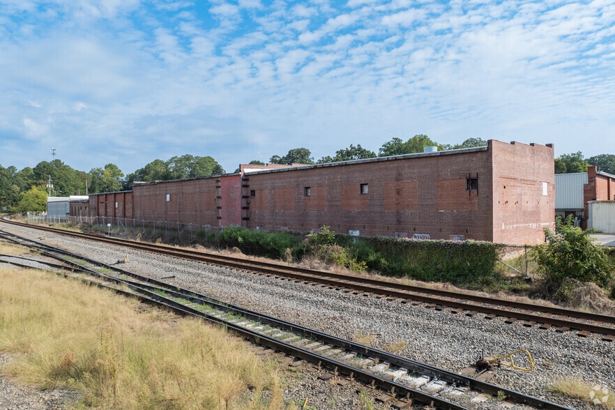 More Photos Of 1 Johnson St, Cartersville Warehouse For Lease