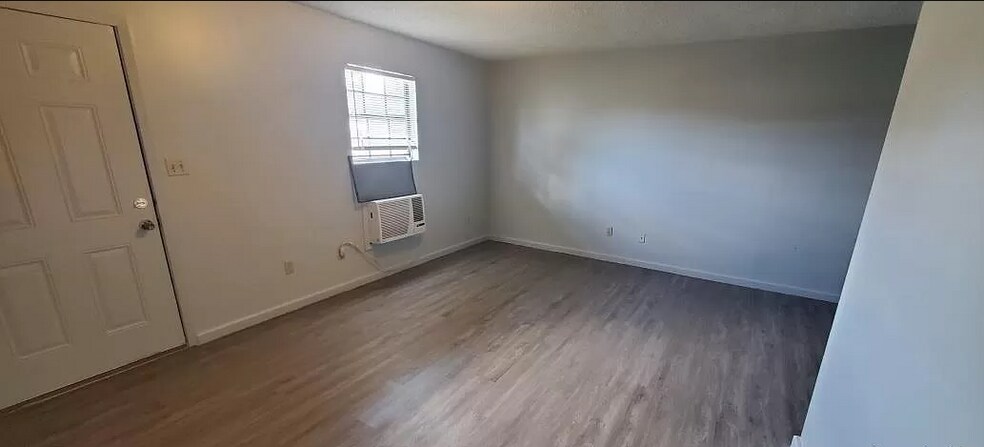 More Photos Of 2123 S Blake St, Pine Bluff Apartments For Sale