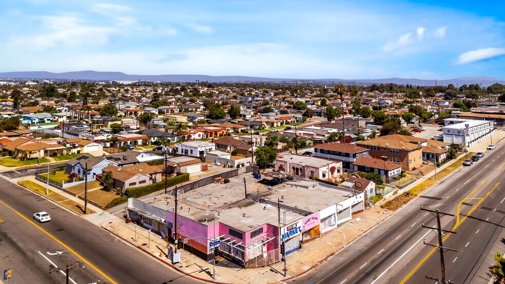 More Photos Of 10715 S Western Ave, Los Angeles Storefront For Lease