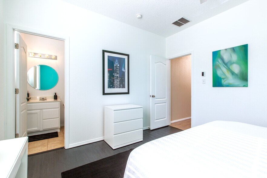 More Photos Of 8405 Wild Dunes Rd NW, Albuquerque Office For Sale