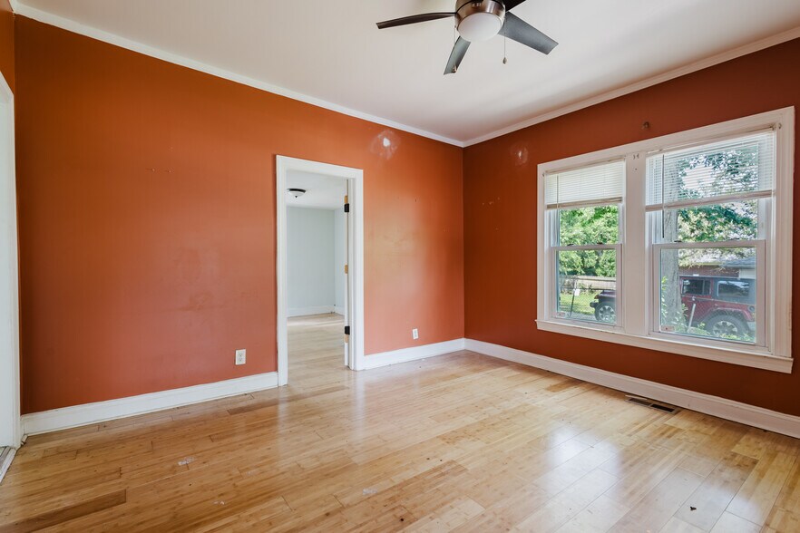 More Photos Of , Lexington Specialty For Sale