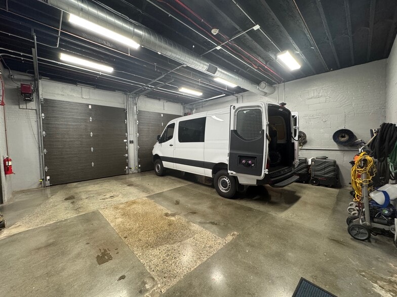 More Photos Of 817 Moody St, Waltham Medical For Lease