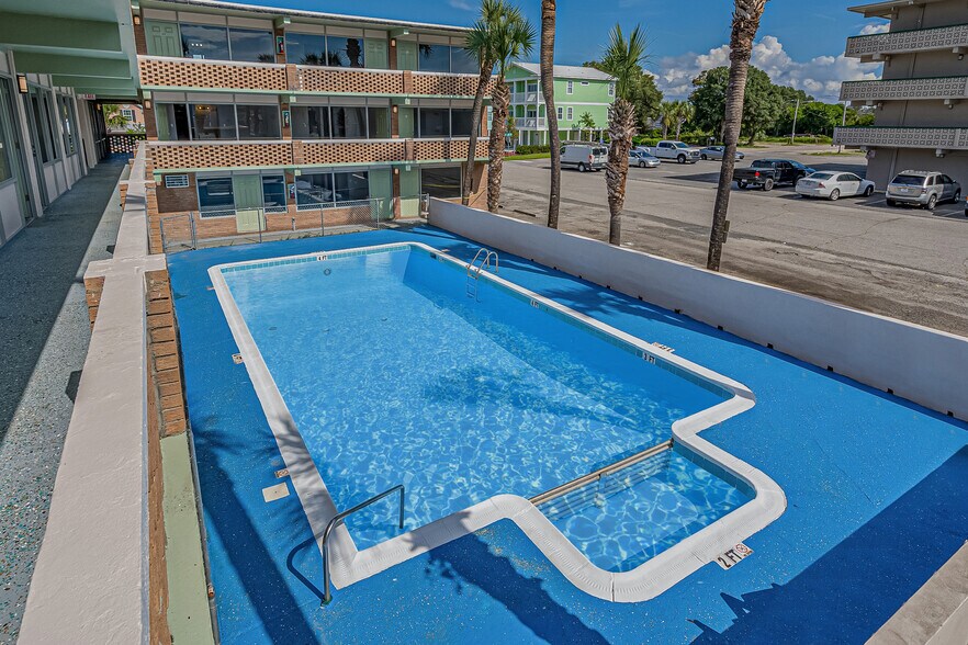 More Photos Of 1900 S Ocean Blvd, Myrtle Beach Hotel For Lease