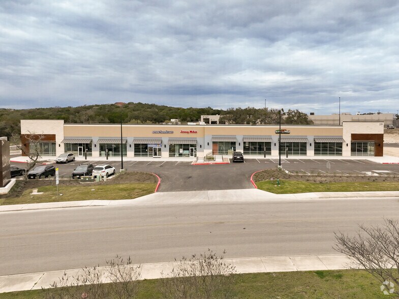 More Photos Of 281 Singing Oaks, Spring Branch Storefront For Sale