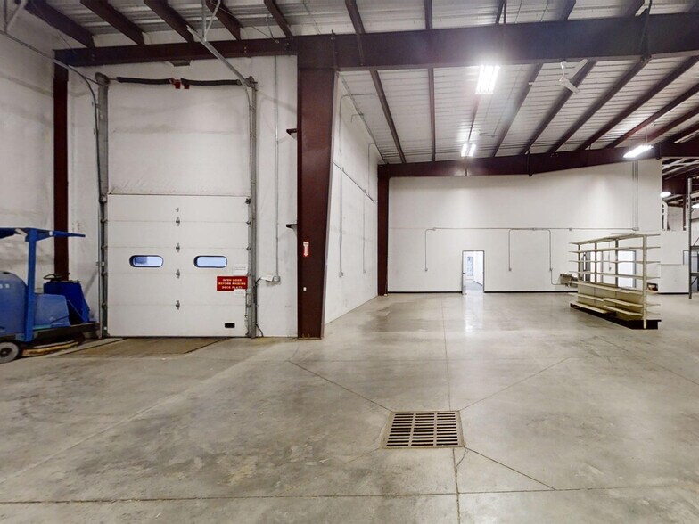 More Photos Of 4805-4809 Atlantic Ave, Erie Warehouse For Lease