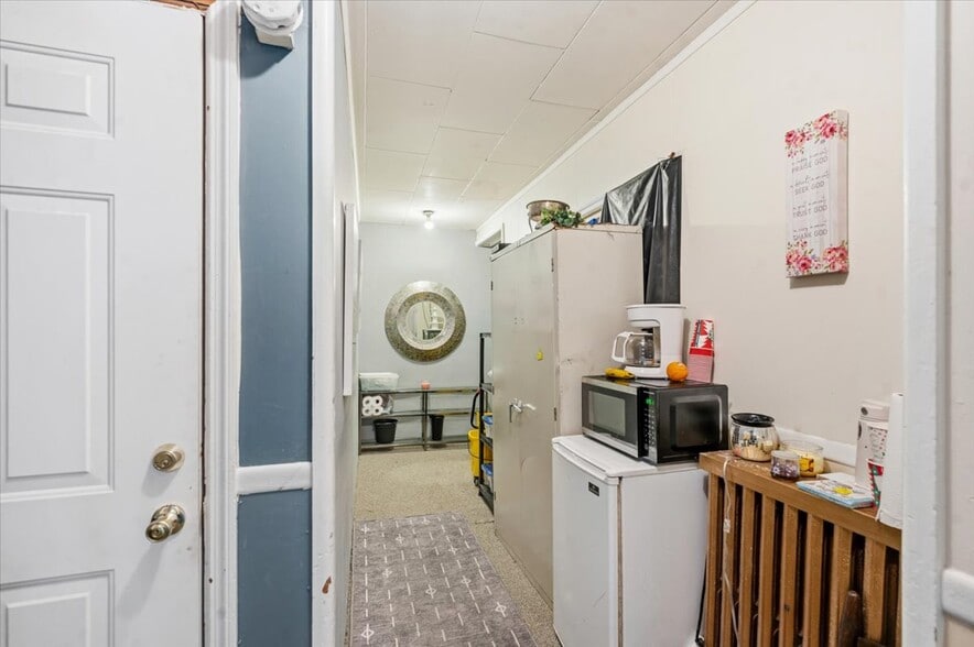 More Photos Of 325 Winchester Ave, Martinsburg Freestanding For Sale
