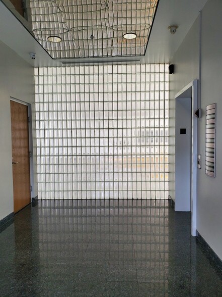 More Photos Of 3902 Henderson Blvd, Tampa Office For Lease