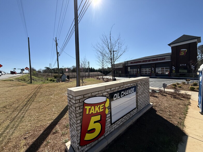 More Photos Of 2714 Highway 54, Peachtree City General Retail For Lease