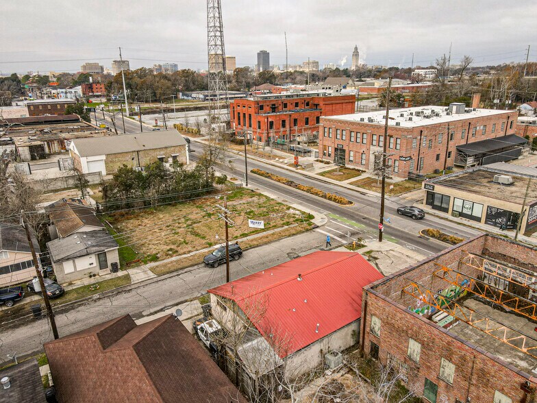 More Photos Of 1600 Government St, Baton Rouge Freestanding For Sale
