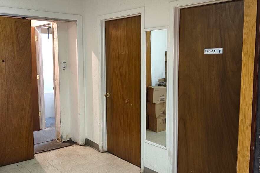 More Photos Of 3244 F 1/4 Rd, Clifton Flex For Sale