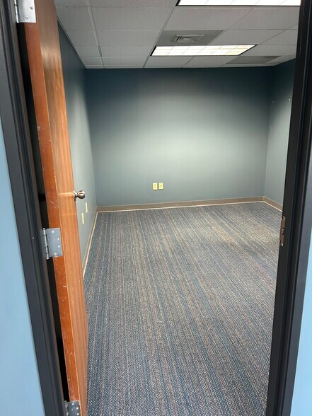 More Photos Of 101 Bradford Rd, Wexford Medical For Lease