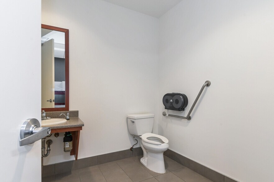More Photos Of 17650 66A Ave, Surrey Office For Lease