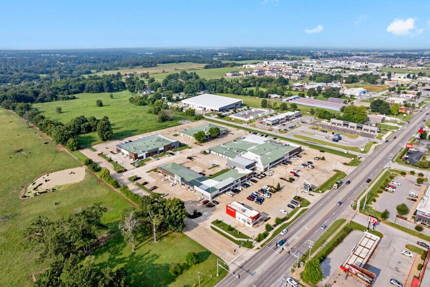 More Photos Of 1395 E Henri De Tonti Blvd, Springdale Unknown For Lease