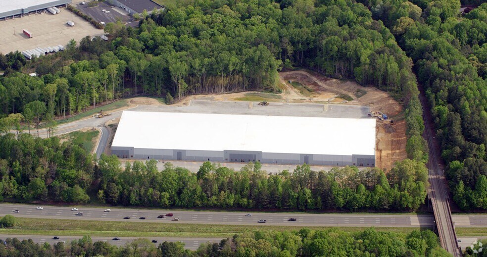 More Photos Of 8440 Times Dispatch Blvd, Mechanicsville Distribution For Lease