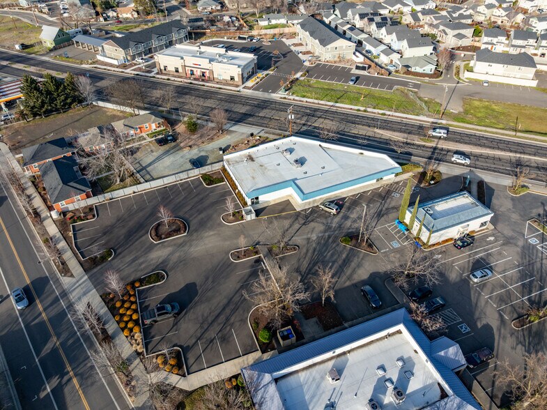 More Photos Of 209 N Pacific Hwy, Talent General Retail For Sale